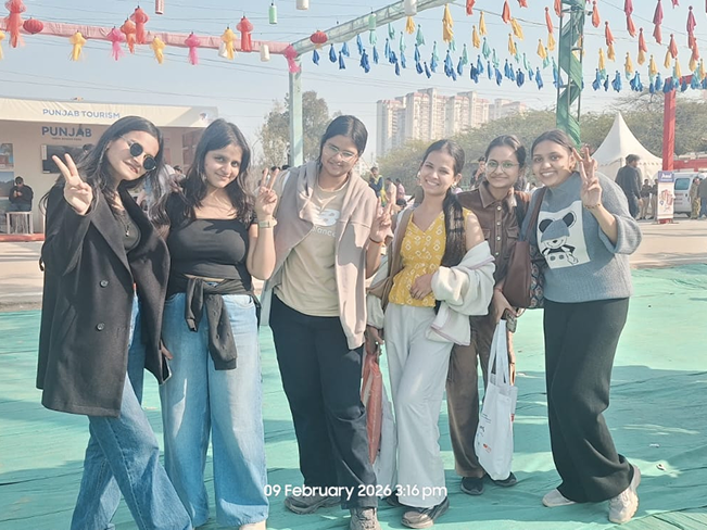 students at surajkund crafts mela